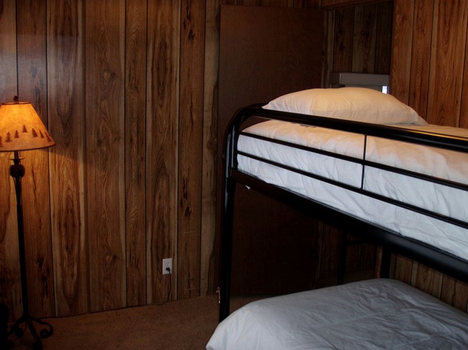 Cabins (Darby, Montana, United States)