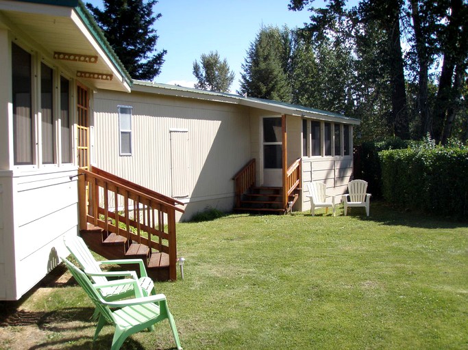 Cabins (Darby, Montana, United States)