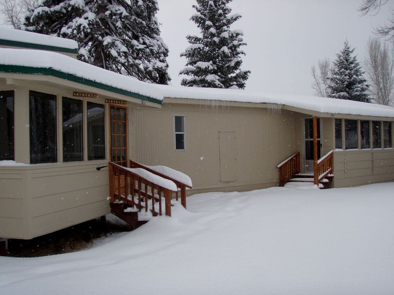 Spacious Family-Friendly Cabin Rental for a River Getaway in Darby, Montana
