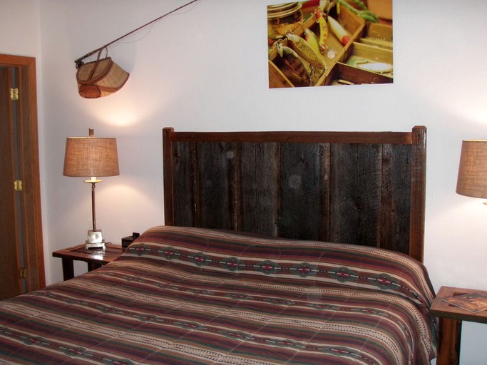 Cabins (Darby, Montana, United States)