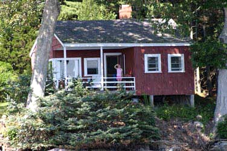 Cottages (West Boothbay Harbor, Maine, United States)