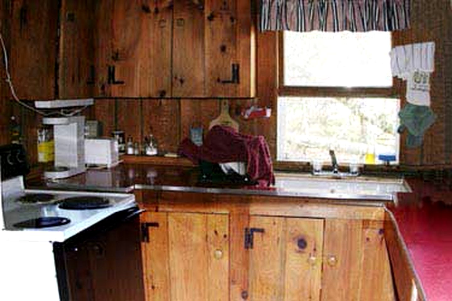 Family-Friendly Cottage with Fantastic Views in Boothbay Harbor, Maine