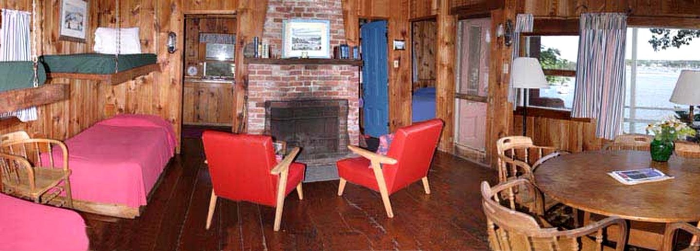 Family-Friendly Cottage with Fantastic Views in Boothbay Harbor, Maine