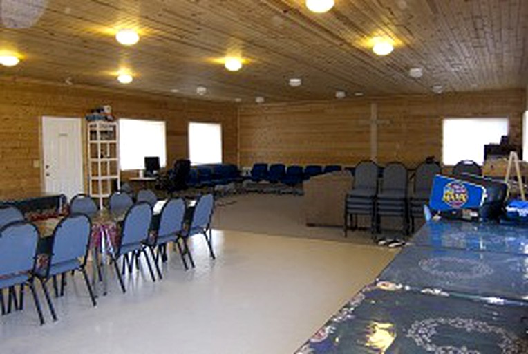 Cabins (Kabitotikwia Lake, Ontario, Canada)