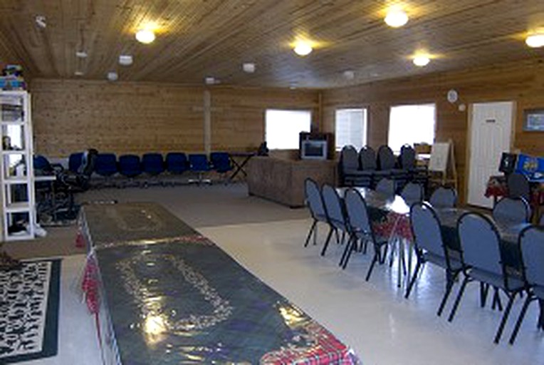 Cabins (Kabitotikwia Lake, Ontario, Canada)