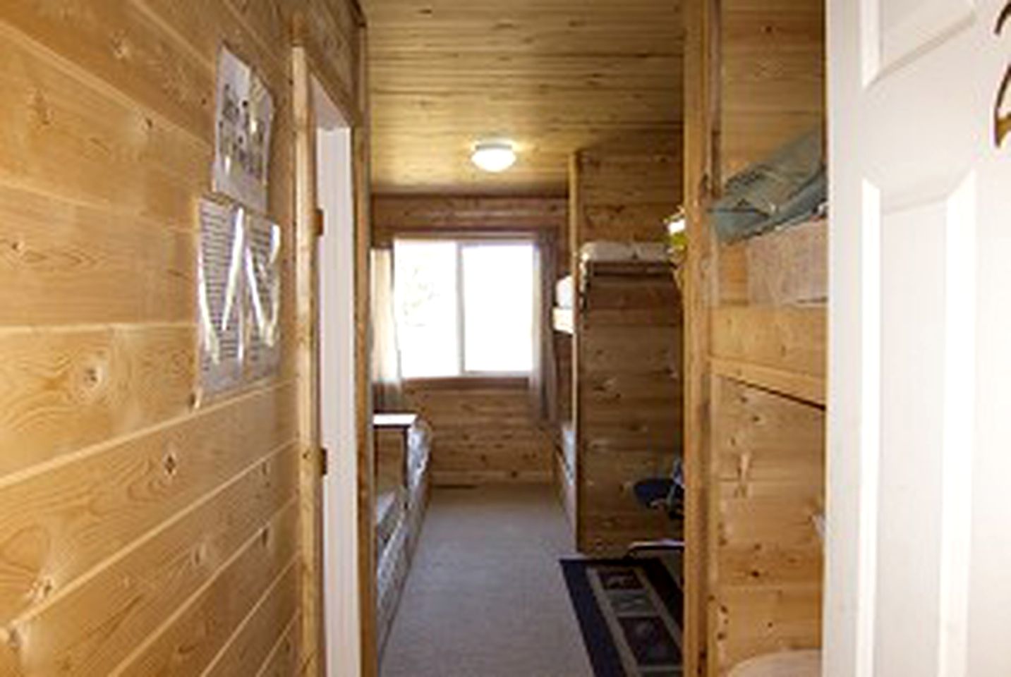 Lakeside Lodge Perfect for Large Groups near Armstrong, Ontario