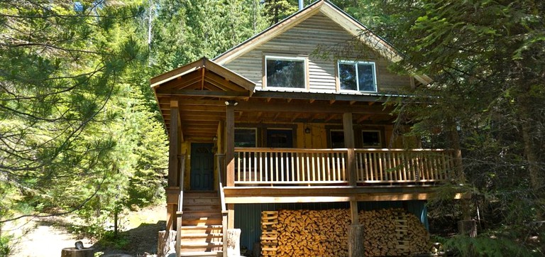 Cabins (Nelson, British Columbia, Canada)