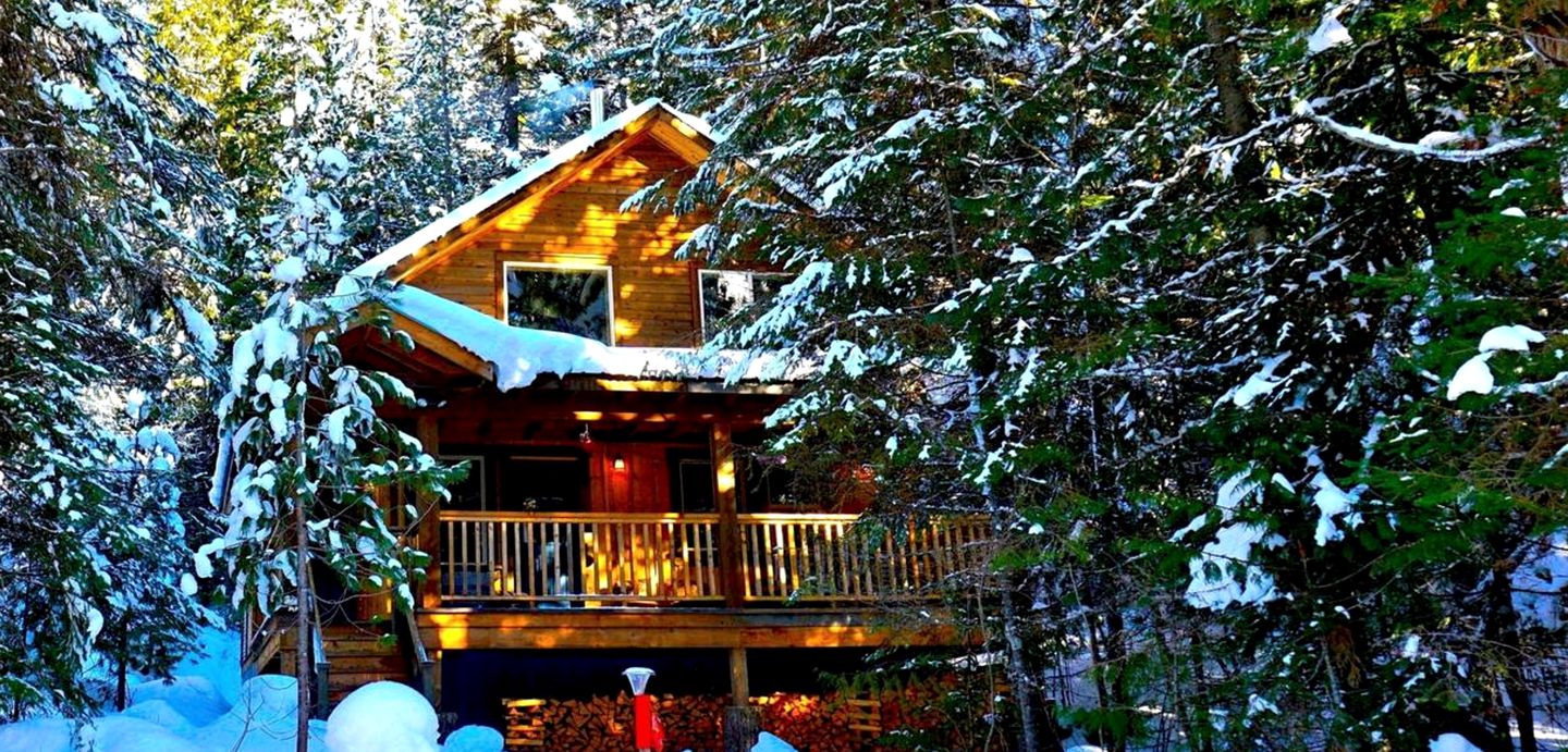 Luxury Oriental Asia-Themed Cabin Getaway with Mountain Views near Nelson, British Columbia