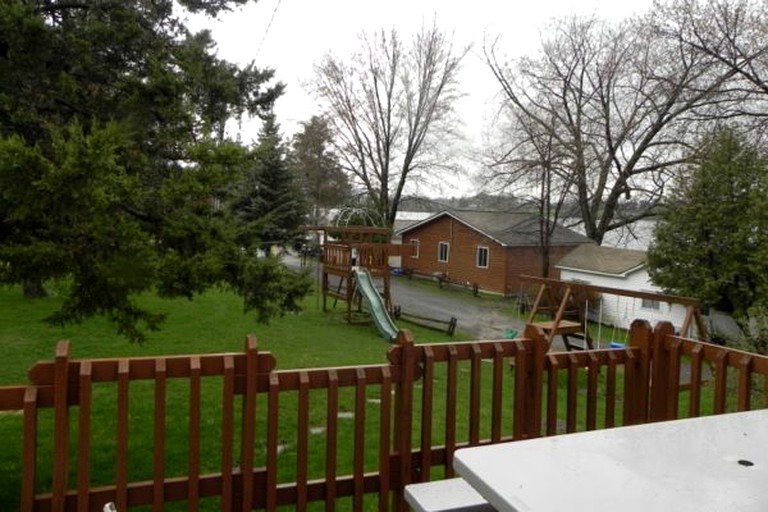 Pet Friendly Cottage Near Sandbanks Provincial Park
