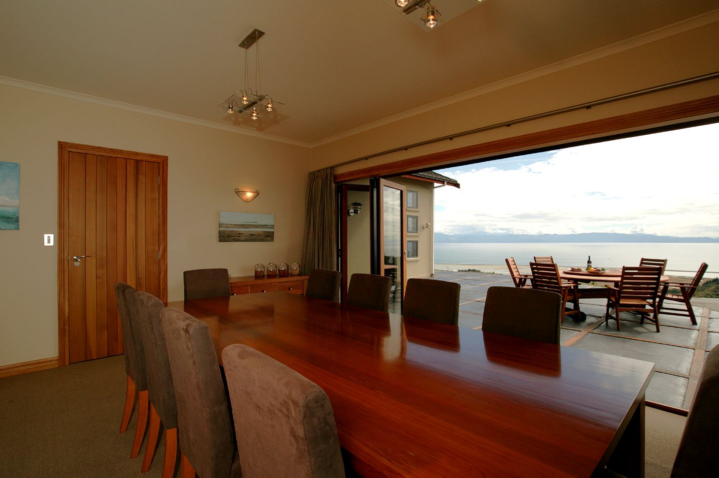 Stunning Accommodation Including a Scrumptious Breakfast in Nelson, New Zealand