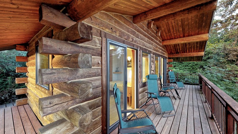 Cabins (Halibut Cove, Alaska, United States)