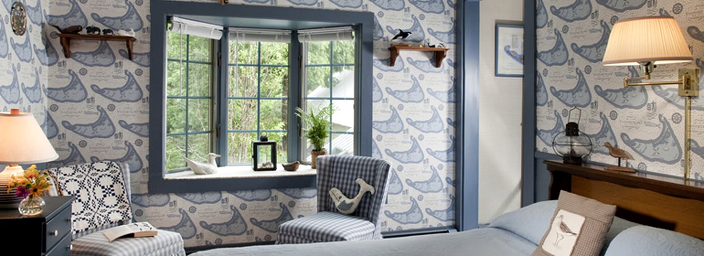 Year-Round Room Accommodation with Serene Woodland Views near Norway, Maine