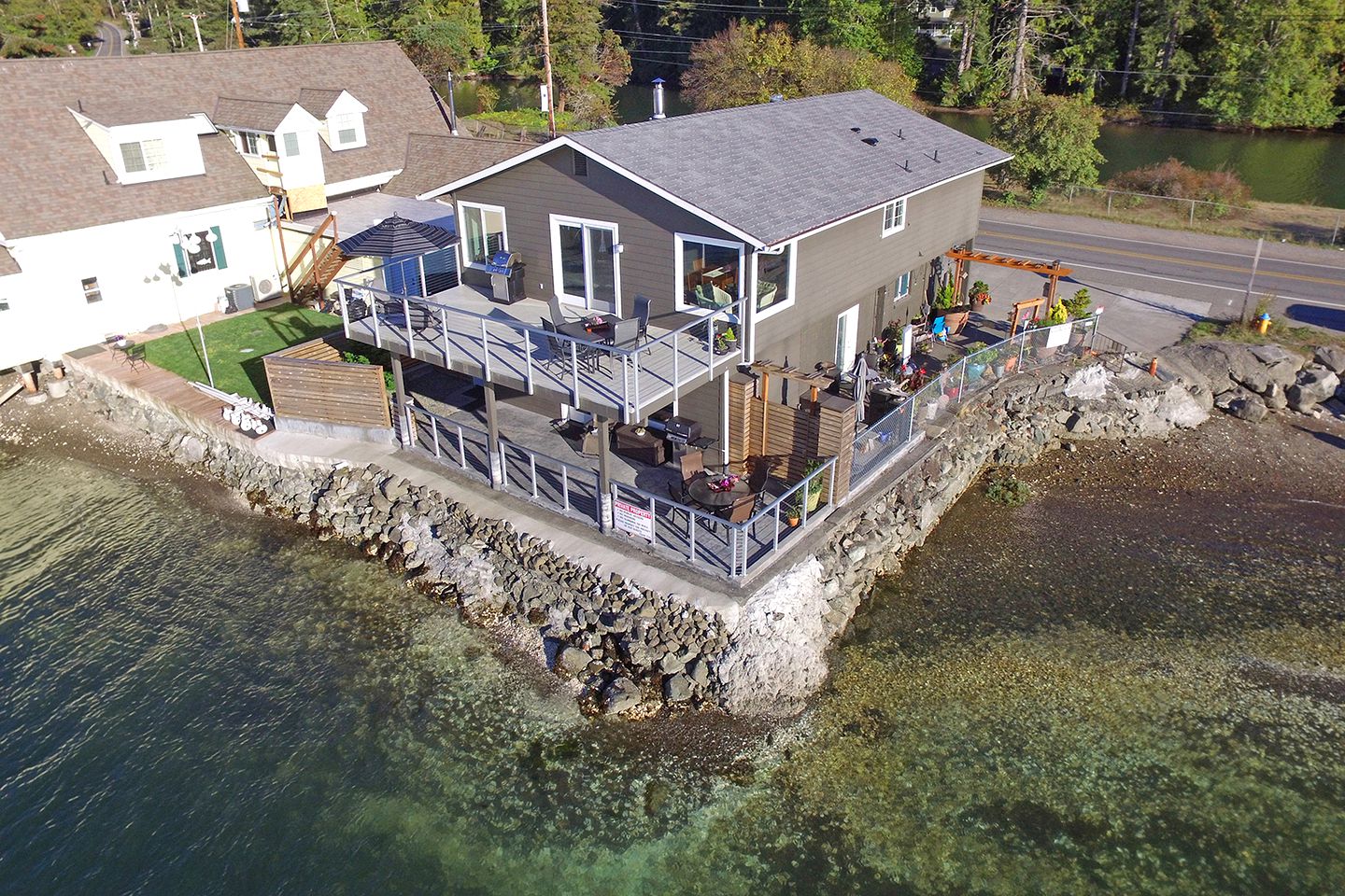 Gorgeous Rental with a Furnished Deck in Seabeck Bay near Seattle, Washington