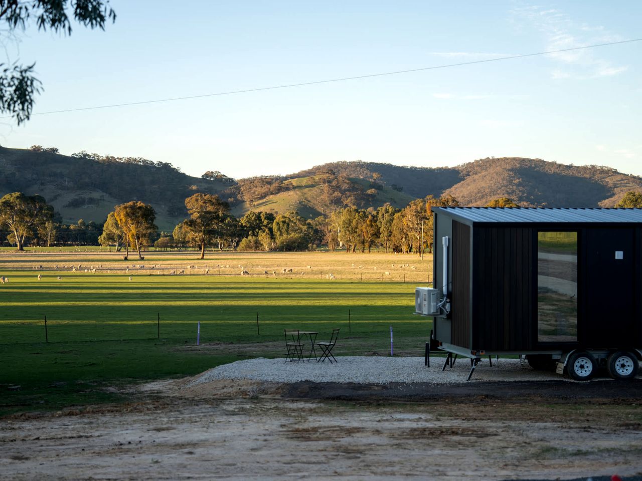 Tranquil Tiny House Farm Stay with Rolling Hill Views near Grampians, Warrenmang Victoria