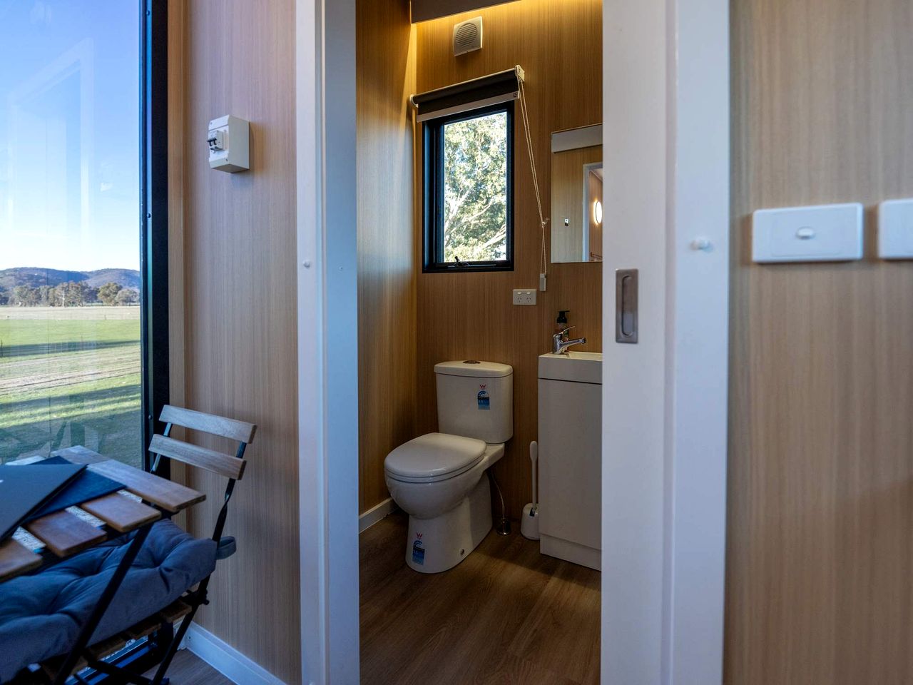 Tranquil Tiny House Farm Stay with Rolling Hill Views near Grampians, Warrenmang Victoria