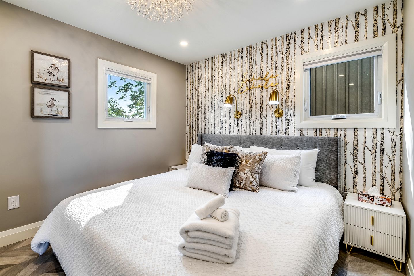 Coast Rental with Hot-Tub and Equipped Deck in Ontario