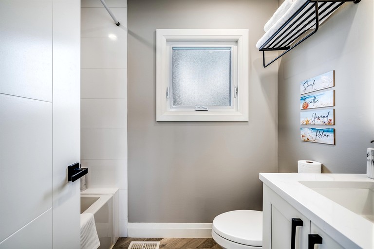 Beach Houses (Canada, Leamington, Ontario)