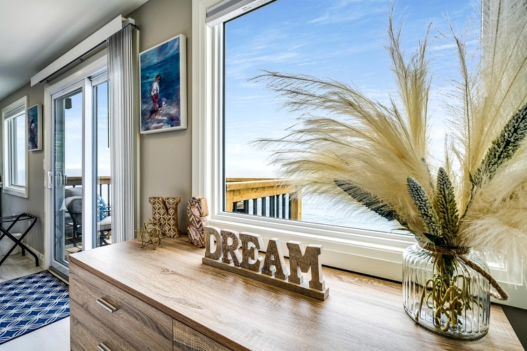 Beach Houses (Canada, Leamington, Ontario)