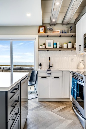 Beach Houses (Canada, Leamington, Ontario)