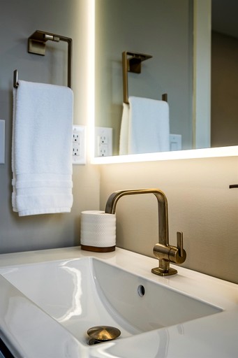 Beach Houses (Canada, Leamington, Ontario)