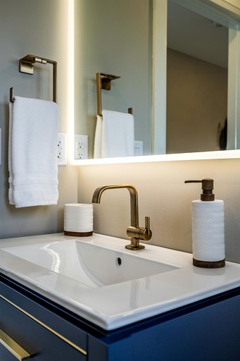 Beach Houses (Canada, Leamington, Ontario)