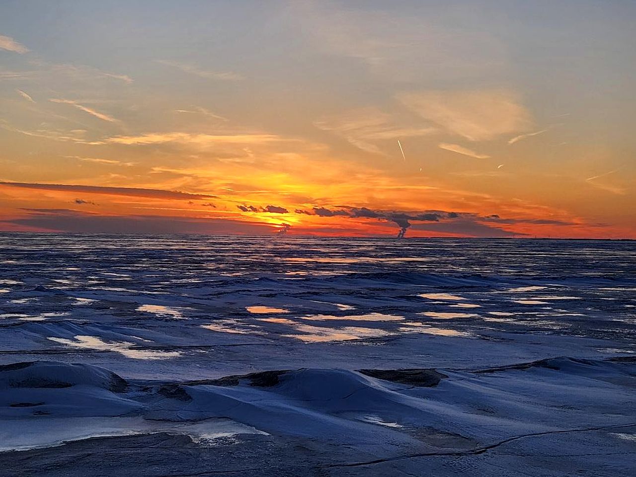 Coast Rental with Hot-Tub and Equipped Deck in Ontario