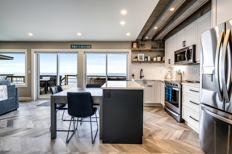 Beach Houses (Canada, Leamington, Ontario)