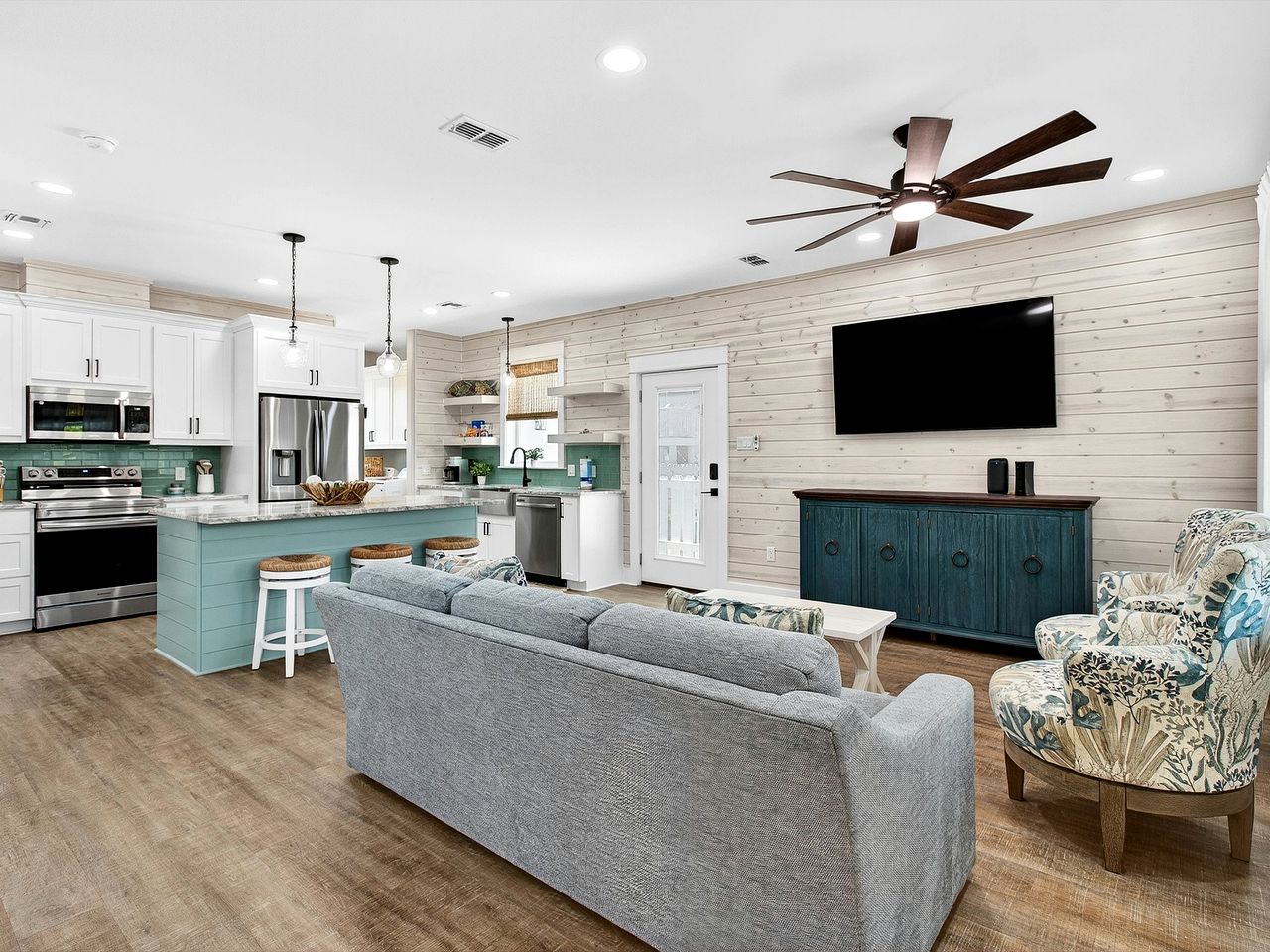 Spacious Vacation Home with Fenced Yard & Deck near Rockport Beach, Texas