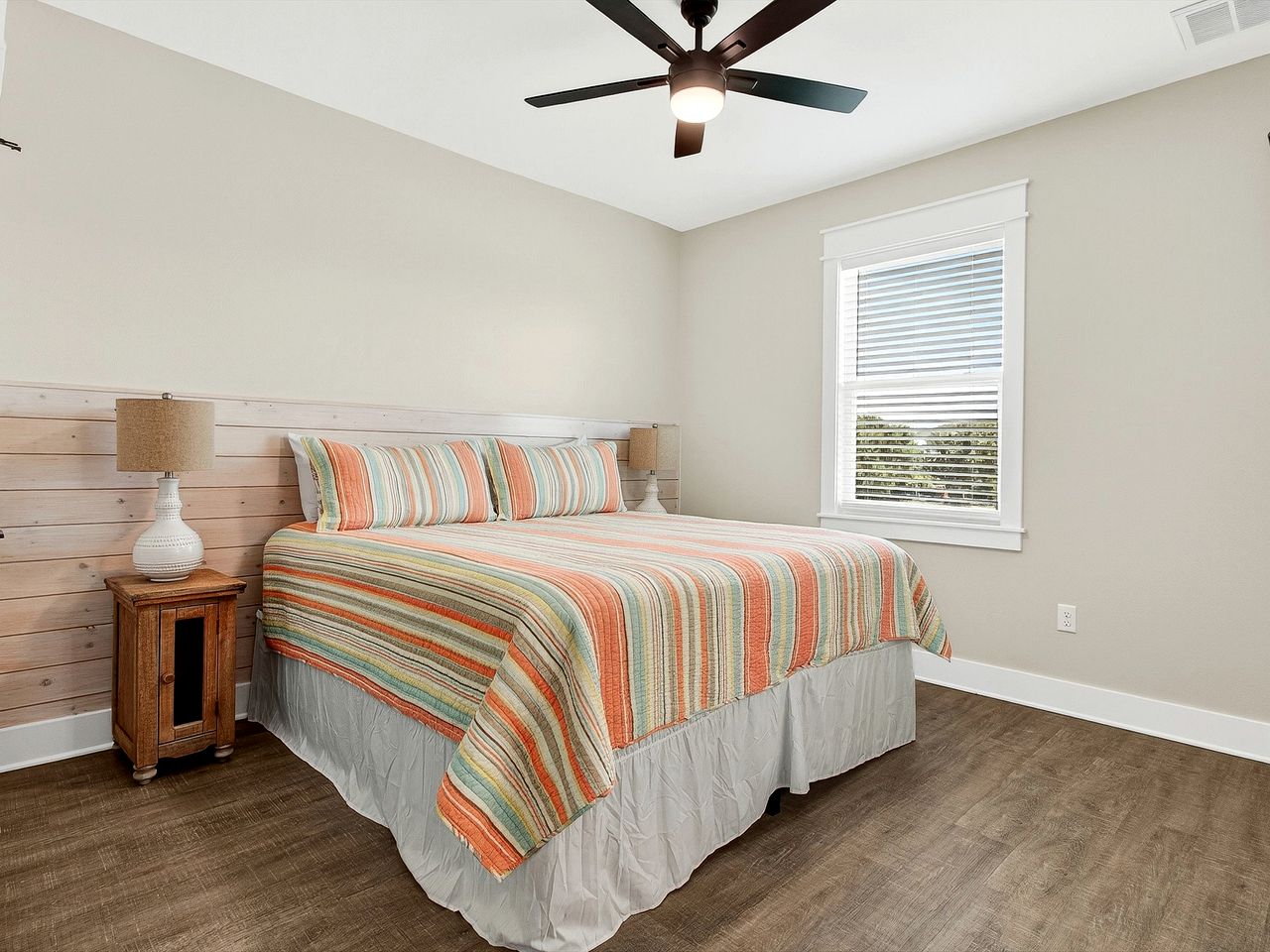 Spacious Vacation Home with Fenced Yard & Deck near Rockport Beach, Texas