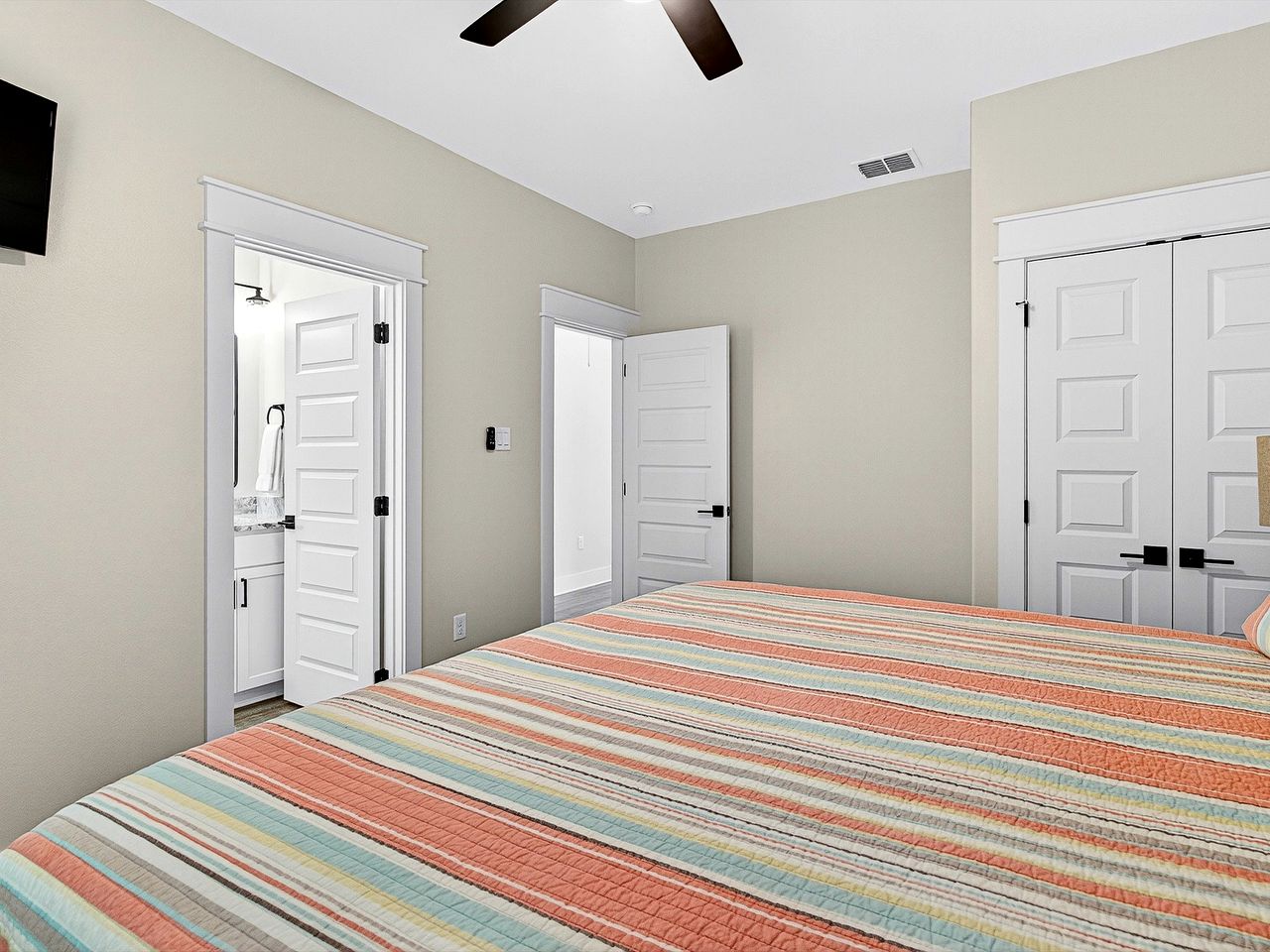 Spacious Vacation Home with Fenced Yard & Deck near Rockport Beach, Texas