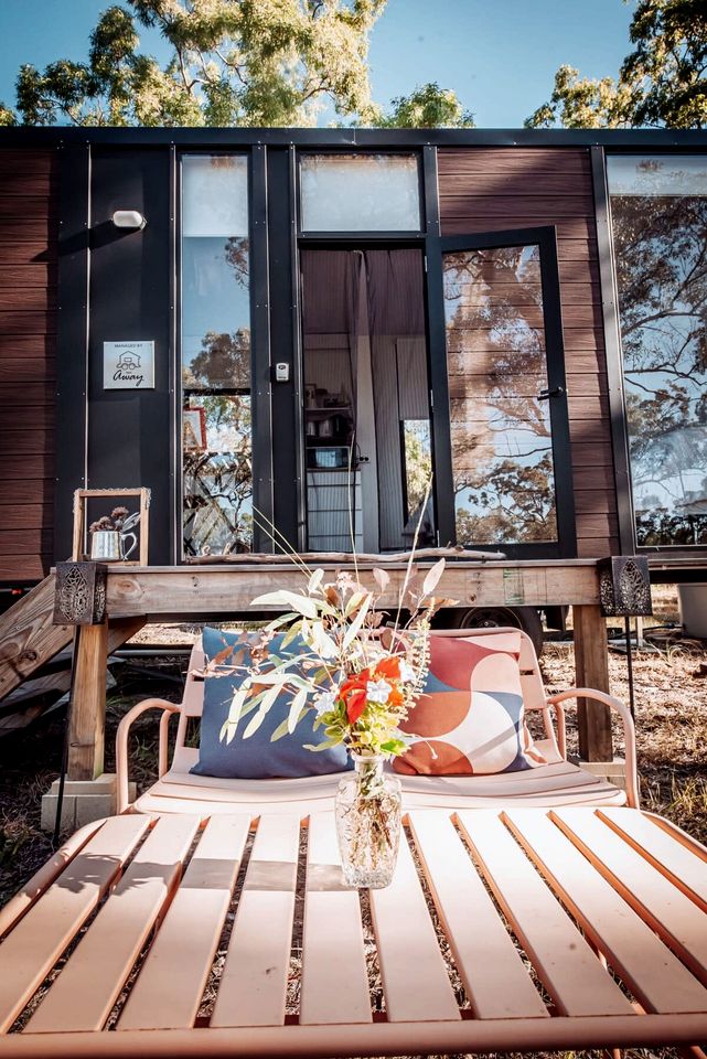 Coastal Tiny House for Glamping near Deepwater National Park