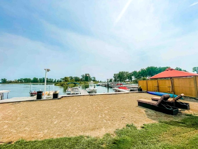 Vacation Rentals (Canada, Prince Edward, Ontario)