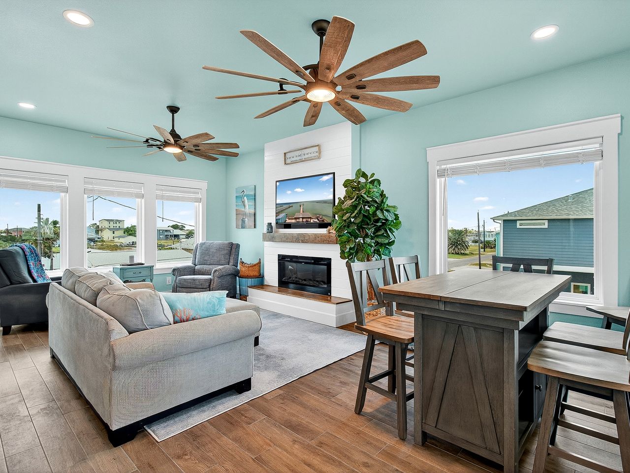 Stunning Bayfront Vacation Home with Pool, Fishing Pier & Kayaks near Copano Bay, Rockport Texas