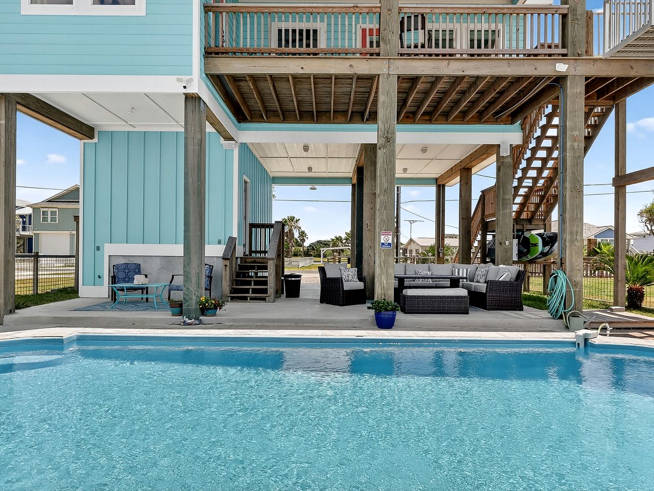 Stunning Bayfront Vacation Home with Pool, Fishing Pier & Kayaks near Copano Bay, Rockport Texas