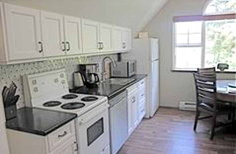 Ken Sadler Rentals Cobble Wood Guest House, Nature Lodges 34905