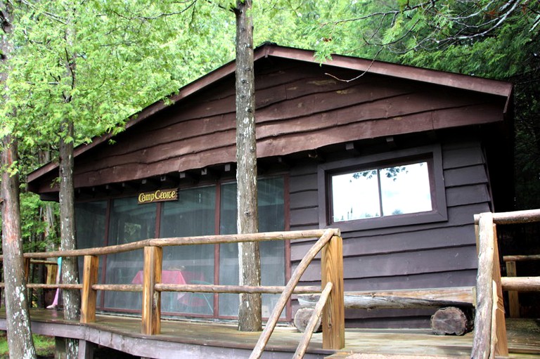 Cabins (Saranac Lake, New York, United States)