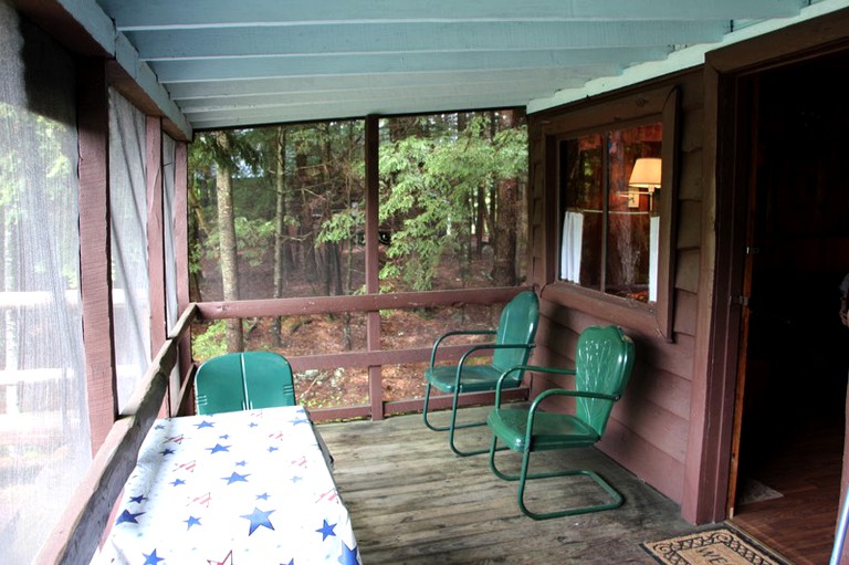 Cabins (Saranac Lake, New York, United States)