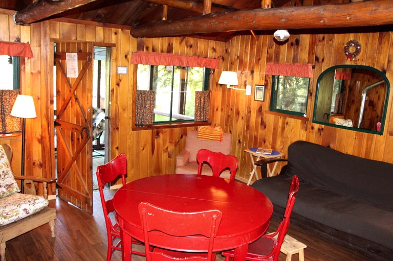 Cabins (Saranac Lake, New York, United States)