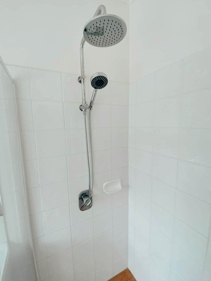 Peaceful Hilltop Cabin with Outdoor Bathtub and Wildlife Views Near Springbrook, Mudgeeraba, Queensland