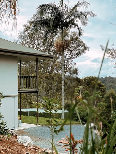 Cabins (Australia, Mudgeeraba, Queensland)