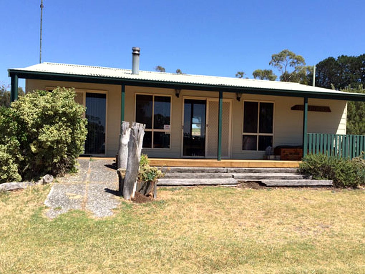 Cozy Peaceful Cottage Rental with Farm Tours in South Australia's Tatiara District