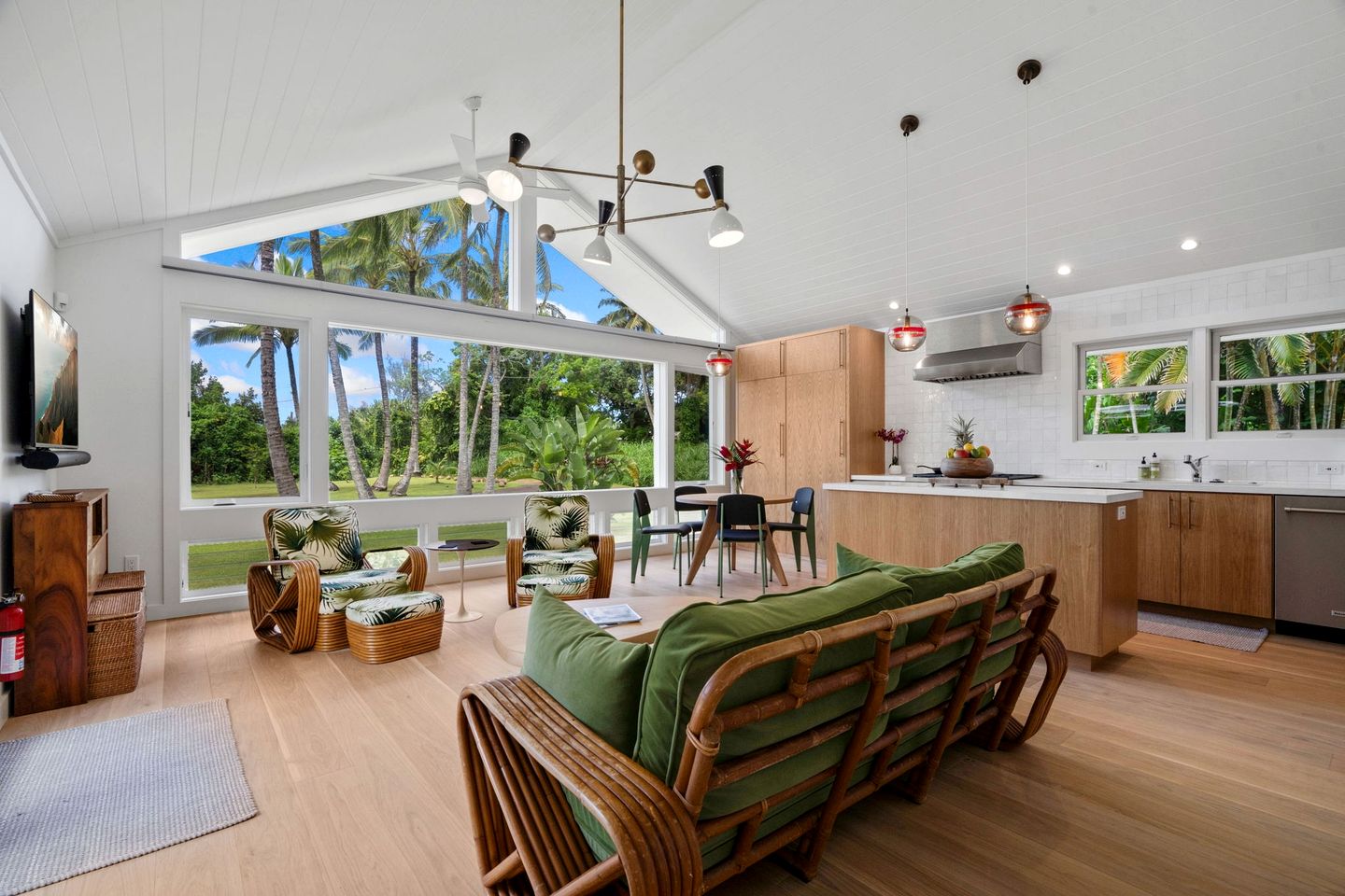 Stunning Vacation Rental by the Coast with Views of Coconut Trees in Kilauea, Hawaii