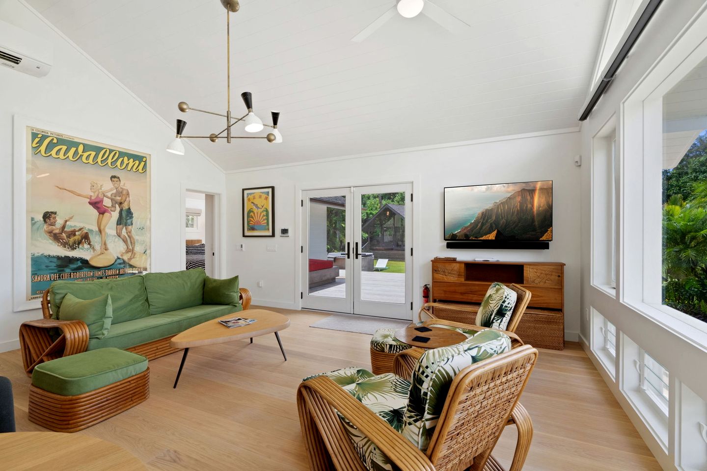 Stunning Vacation Rental by the Coast with Views of Coconut Trees in Kilauea, Hawaii