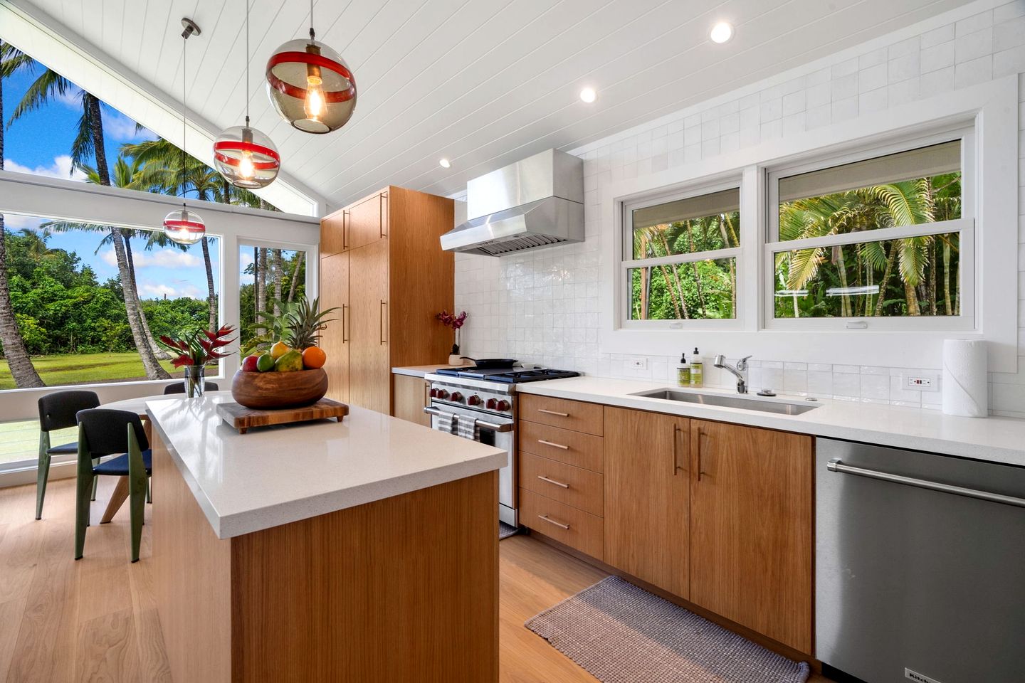 Stunning Vacation Rental by the Coast with Views of Coconut Trees in Kilauea, Hawaii