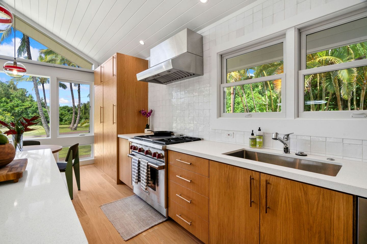 Stunning Vacation Rental by the Coast with Views of Coconut Trees in Kilauea, Hawaii