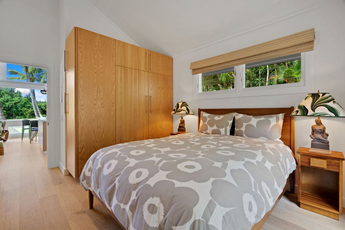 Stunning Vacation Rental by the Coast with Views of Coconut Trees in Kilauea, Hawaii