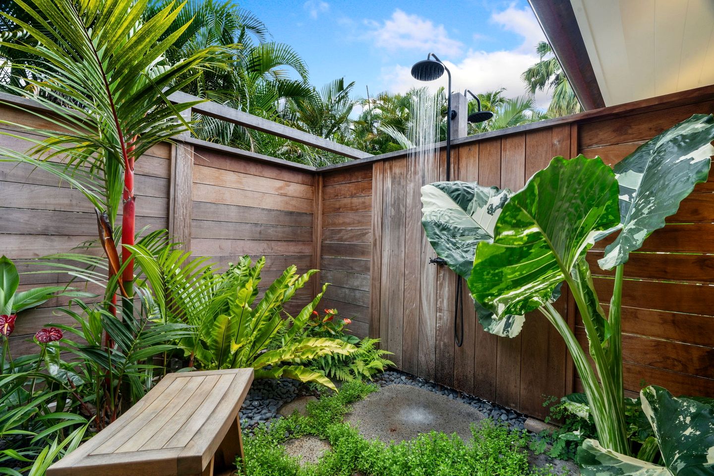 Stunning Vacation Rental by the Coast with Views of Coconut Trees in Kilauea, Hawaii