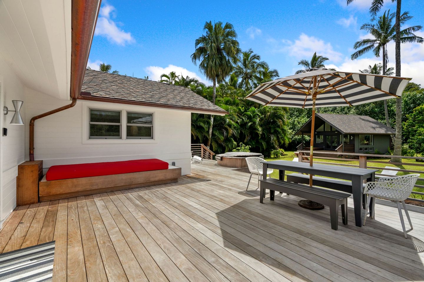 Stunning Vacation Rental by the Coast with Views of Coconut Trees in Kilauea, Hawaii
