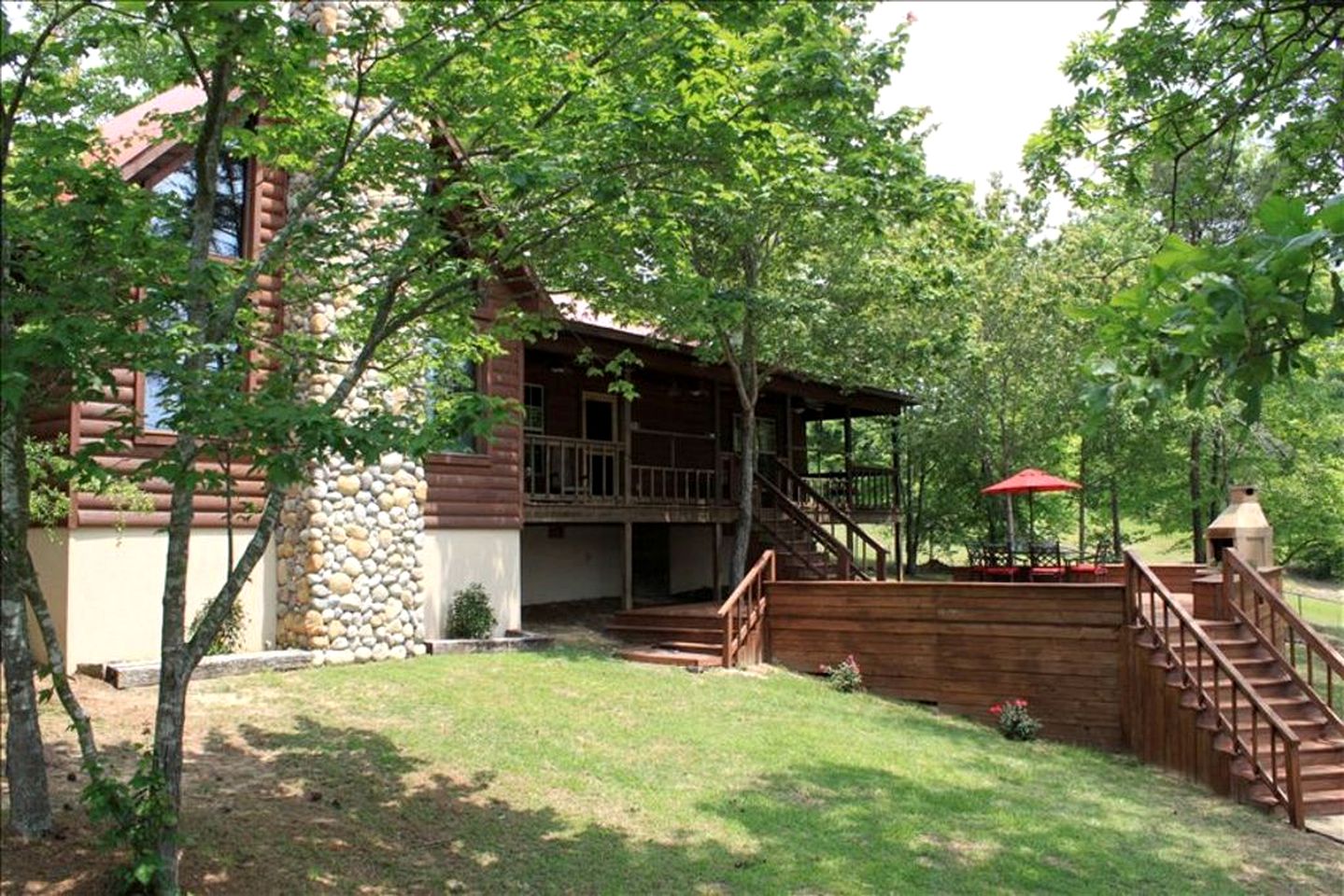 Family-Friendly Rustic Cabin for Rent on the Banks of Smith Lake near Cullman, Alabama