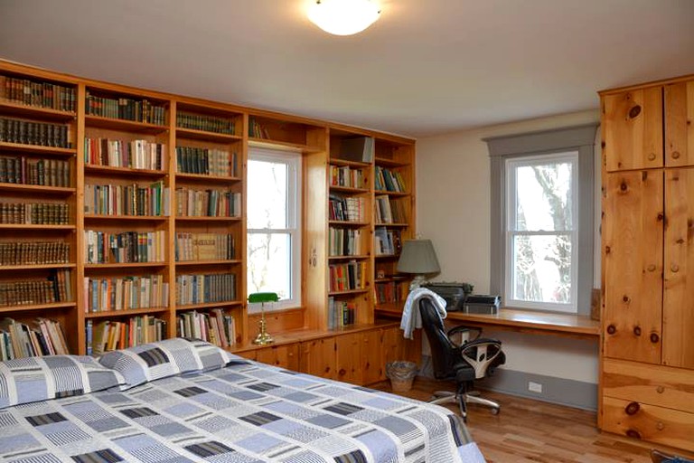 Vacation Rentals (Belleville, Ontario, Canada)